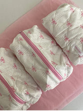 Cargar imagen en el visor de la galería, Stricken Toilettasche