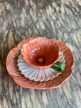 Load image into Gallery viewer, Flower Board Red