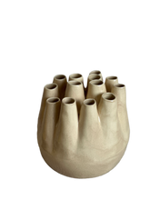 Cargar imagen en el visor de la galería, Beige Tulpenvase