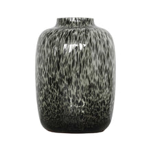 Load image into Gallery viewer, Leopard Vase Black
