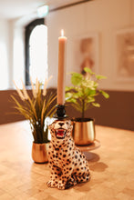 Laden Sie das Bild in den Galerie-Viewer, Leoparden-Kerzenständer
